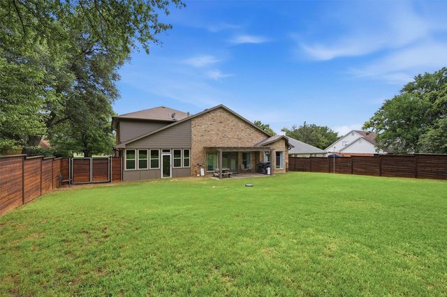 219 Navajo Trail, Lake Kiowa, TX 76240