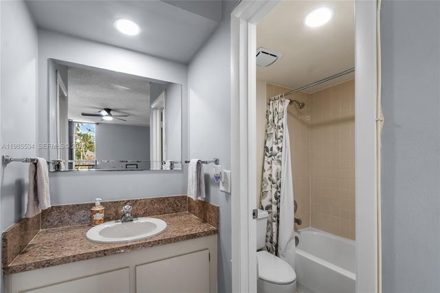 2810 SW 87th Ave 918, Davie, FL 33328