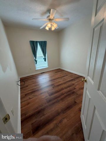 211 DOGWOOD AVE, Colonial Beach, VA 22443