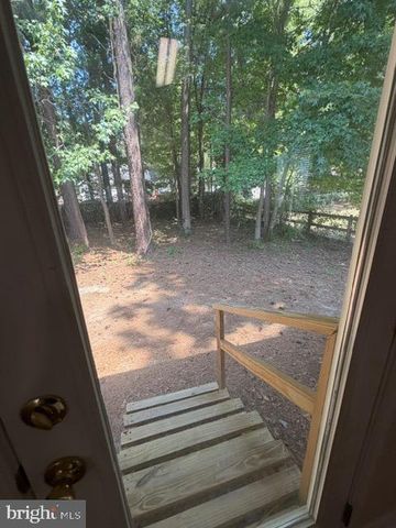 211 DOGWOOD AVE, Colonial Beach, VA 22443