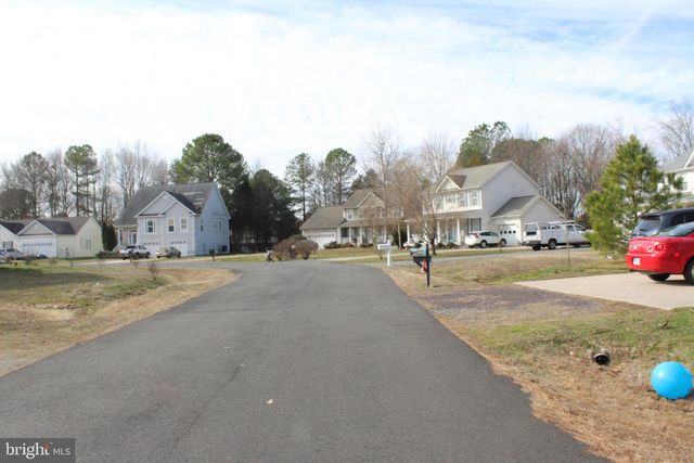 211 DOGWOOD AVE, Colonial Beach, VA 22443