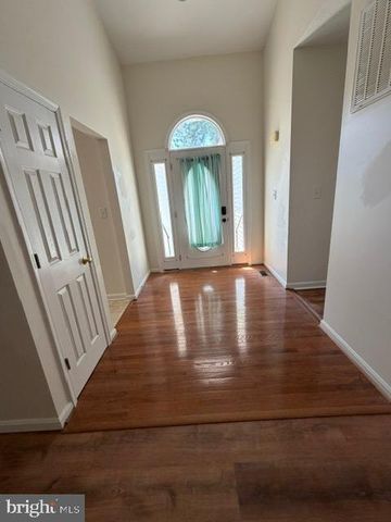 211 DOGWOOD AVE, Colonial Beach, VA 22443