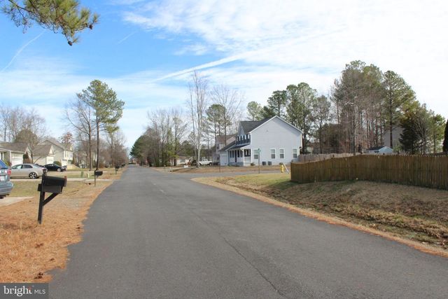 211 DOGWOOD AVE, Colonial Beach, VA 22443
