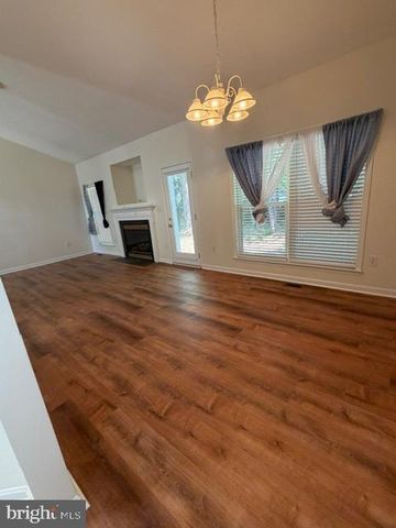 211 DOGWOOD AVE, Colonial Beach, VA 22443