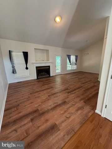 211 DOGWOOD AVE, Colonial Beach, VA 22443