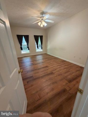 211 DOGWOOD AVE, Colonial Beach, VA 22443