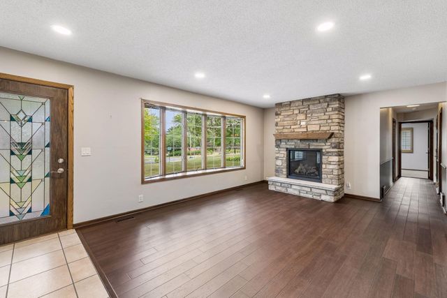 3801 W 114th Street, Bloomington, MN 55431