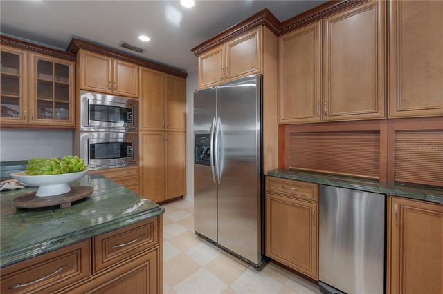 2908 WHITTINGTON PLACE, Tampa, FL 33618