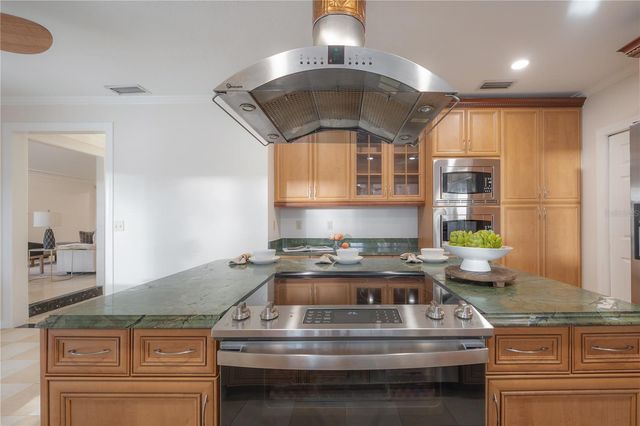 2908 WHITTINGTON PLACE, Tampa, FL 33618