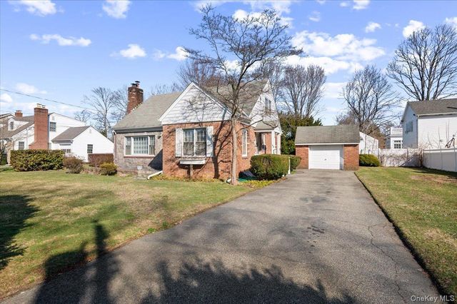 12 Maple Avenue, Bethpage, NY 11714