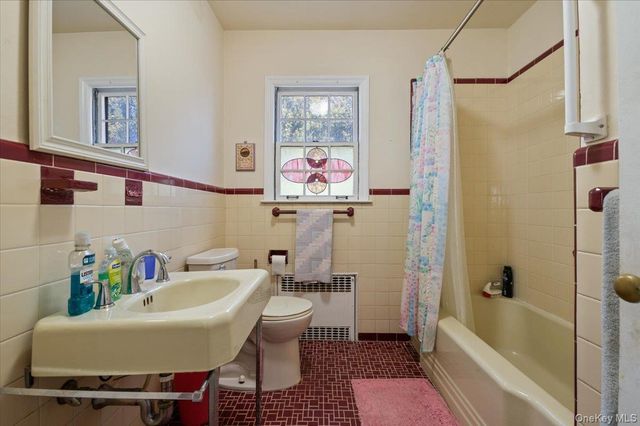 12 Maple Avenue, Bethpage, NY 11714