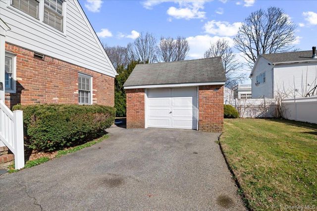 12 Maple Avenue, Bethpage, NY 11714