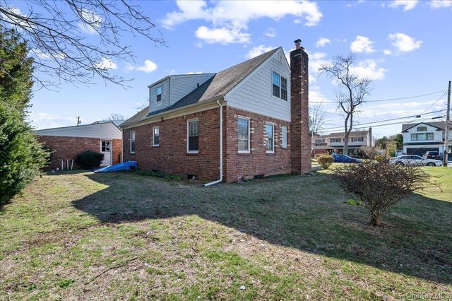 12 Maple Avenue, Bethpage, NY 11714