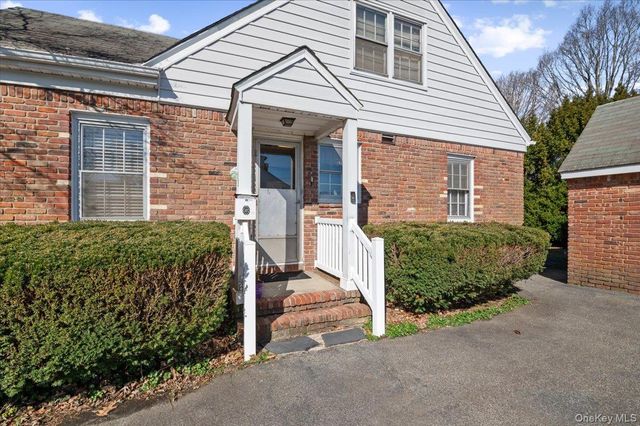 12 Maple Avenue, Bethpage, NY 11714