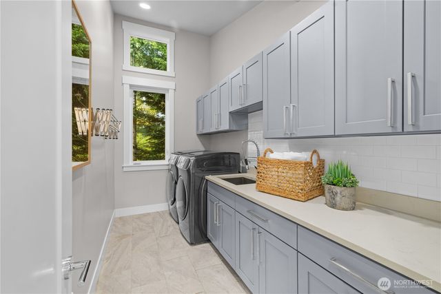 16908 SE 34th Street, Bellevue, WA 98008