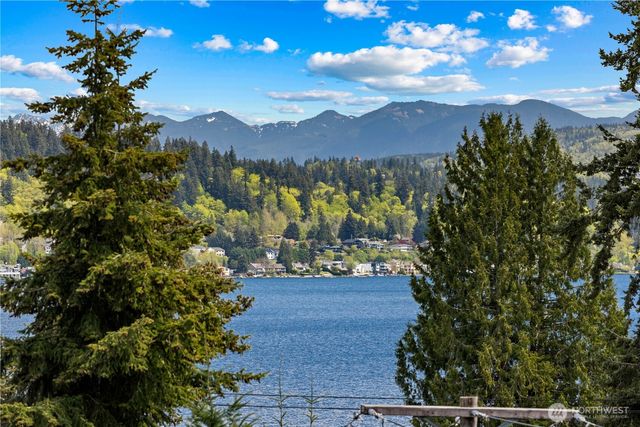16908 SE 34th Street, Bellevue, WA 98008