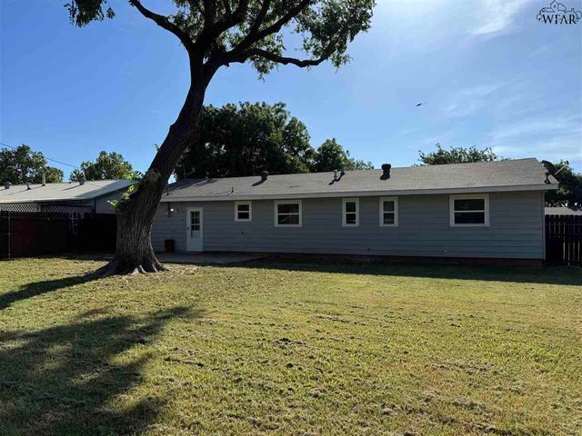 4016 FEATHERSTON AVENUE, Wichita Falls, TX 76308