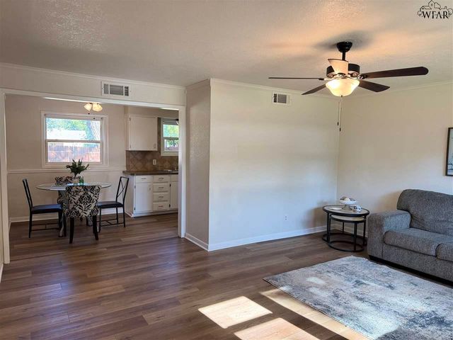 4016 FEATHERSTON AVENUE, Wichita Falls, TX 76308