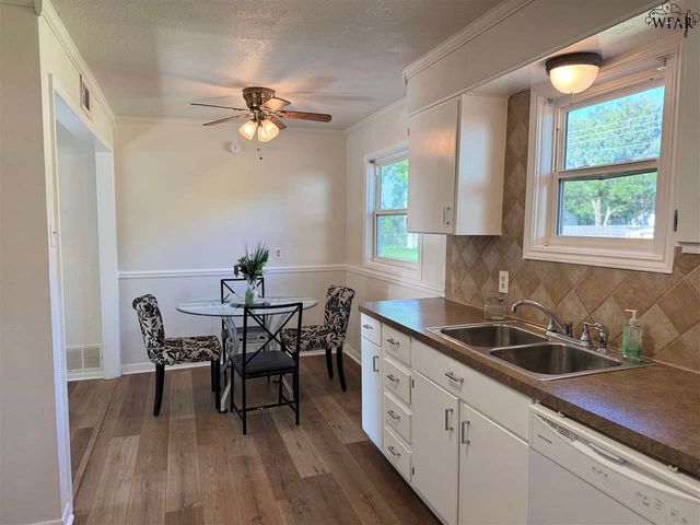 4016 FEATHERSTON AVENUE, Wichita Falls, TX 76308