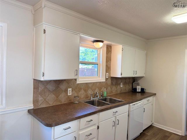 4016 FEATHERSTON AVENUE, Wichita Falls, TX 76308