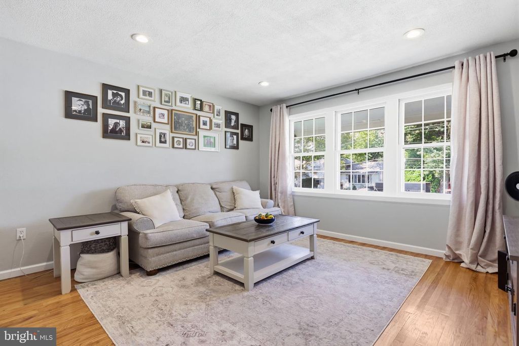 21 LIONS DR, MORRISVILLE, PA 19067 — photo 3