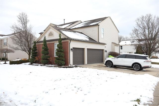 17752 Country Club Drive, Macomb, MI 48042