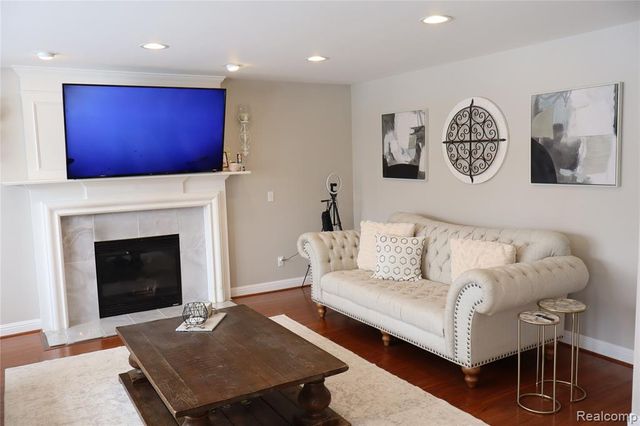 17752 Country Club Drive, Macomb, MI 48042