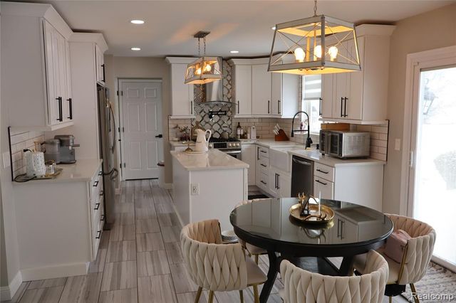 17752 Country Club Drive, Macomb, MI 48042