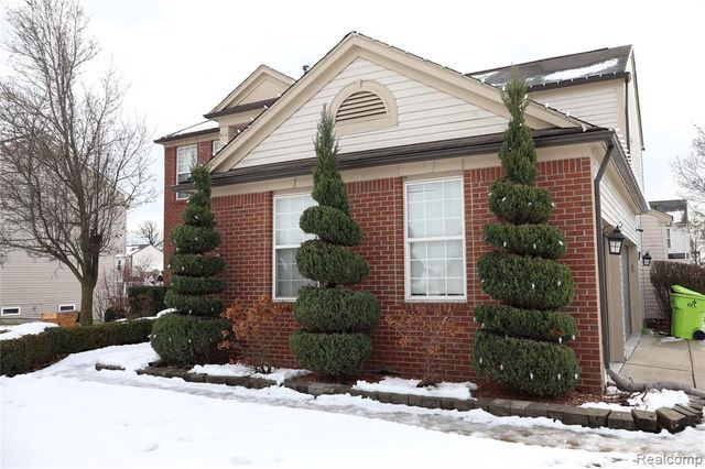 17752 Country Club Drive, Macomb, MI 48042