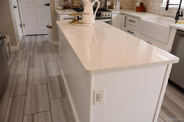 17752 Country Club Drive, Macomb, MI 48042