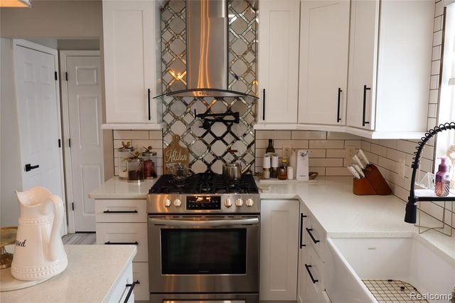 17752 Country Club Drive, Macomb, MI 48042