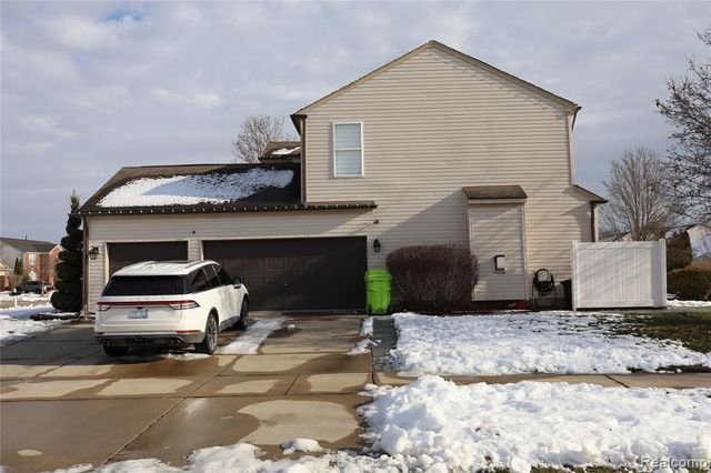 17752 Country Club Drive, Macomb, MI 48042