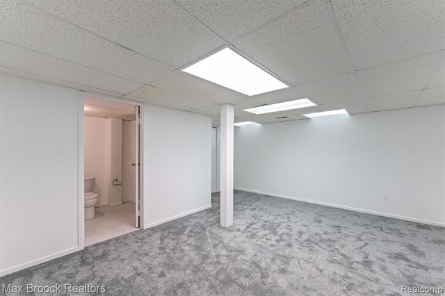 5725 Ridgewood Road, West Bloomfield, MI 48322