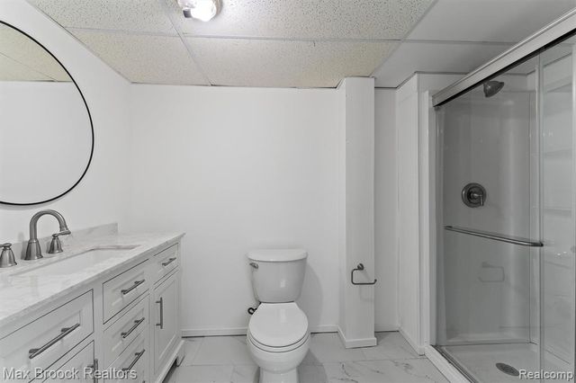 5725 Ridgewood Road, West Bloomfield, MI 48322