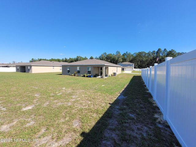 256 RIVER HILL Drive, Welaka, FL 32193