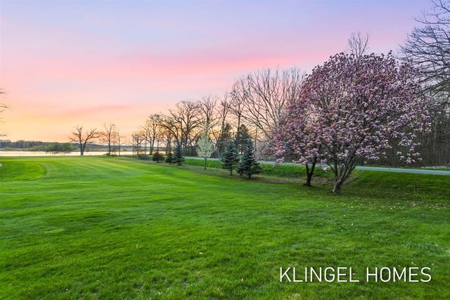 15400 148th Avenue, Spring Lake, MI 49456