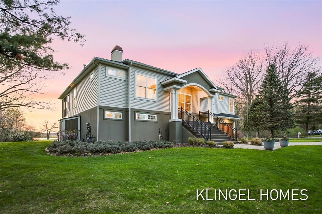 15400 148th Avenue, Spring Lake, MI 49456