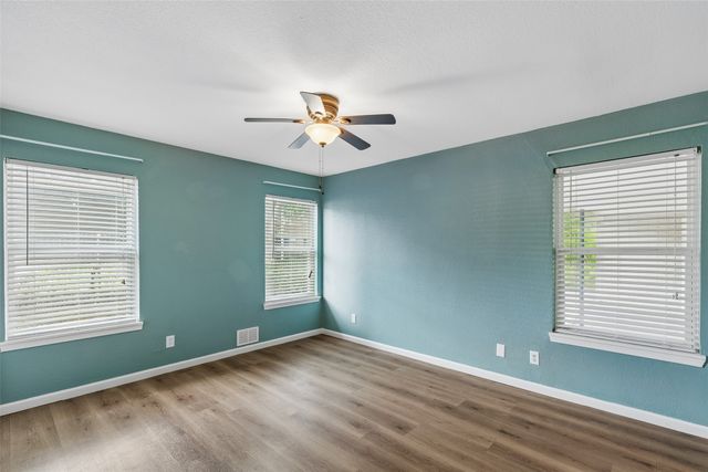 717 NW 6th Street, Grand Prairie, TX 75050