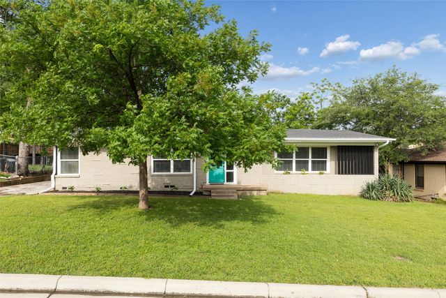717 NW 6th Street, Grand Prairie, TX 75050