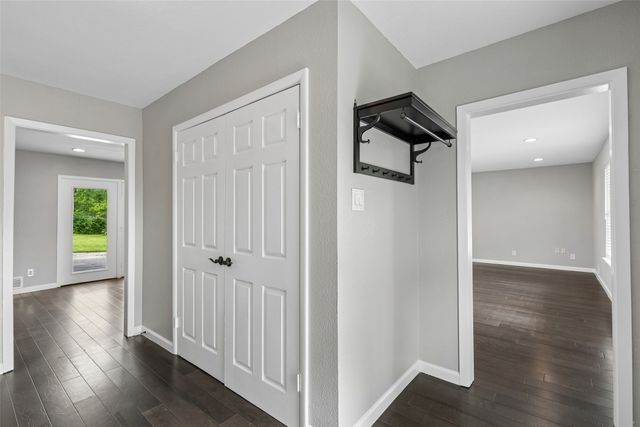 717 NW 6th Street, Grand Prairie, TX 75050