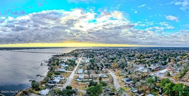 305 North Avenue, New Bern, NC 28560