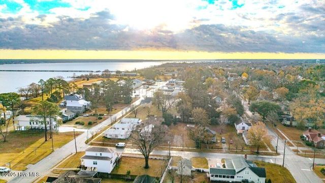 305 North Avenue, New Bern, NC 28560