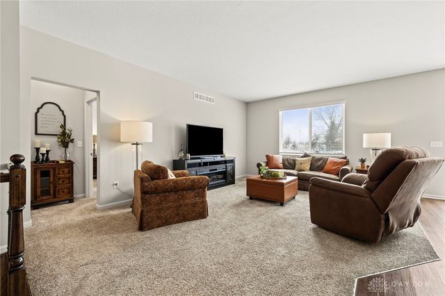 2160 Prestwick Bend, Miamisburg, OH 45342