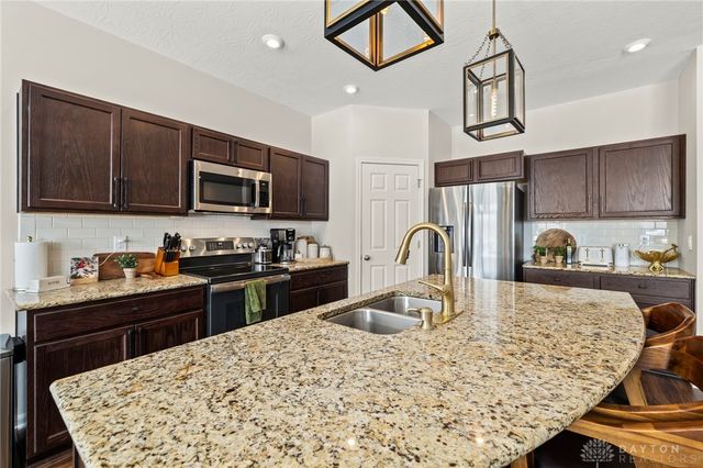 2160 Prestwick Bend, Miamisburg, OH 45342