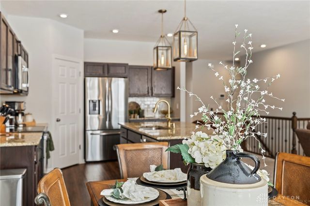 2160 Prestwick Bend, Miamisburg, OH 45342