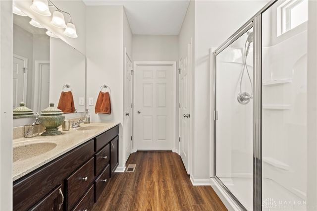 2160 Prestwick Bend, Miamisburg, OH 45342