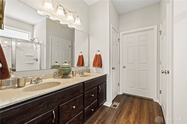 2160 Prestwick Bend, Miamisburg, OH 45342