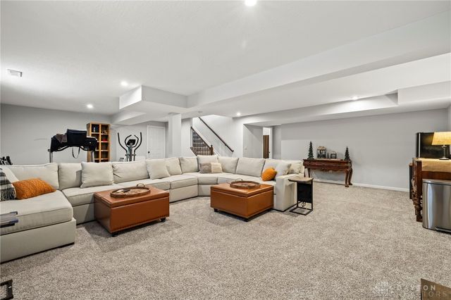 2160 Prestwick Bend, Miamisburg, OH 45342