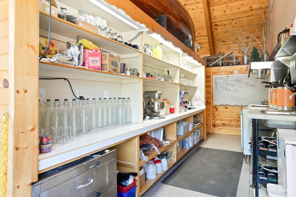 7234 Highway 21, Lowman, ID 83637 photo 12