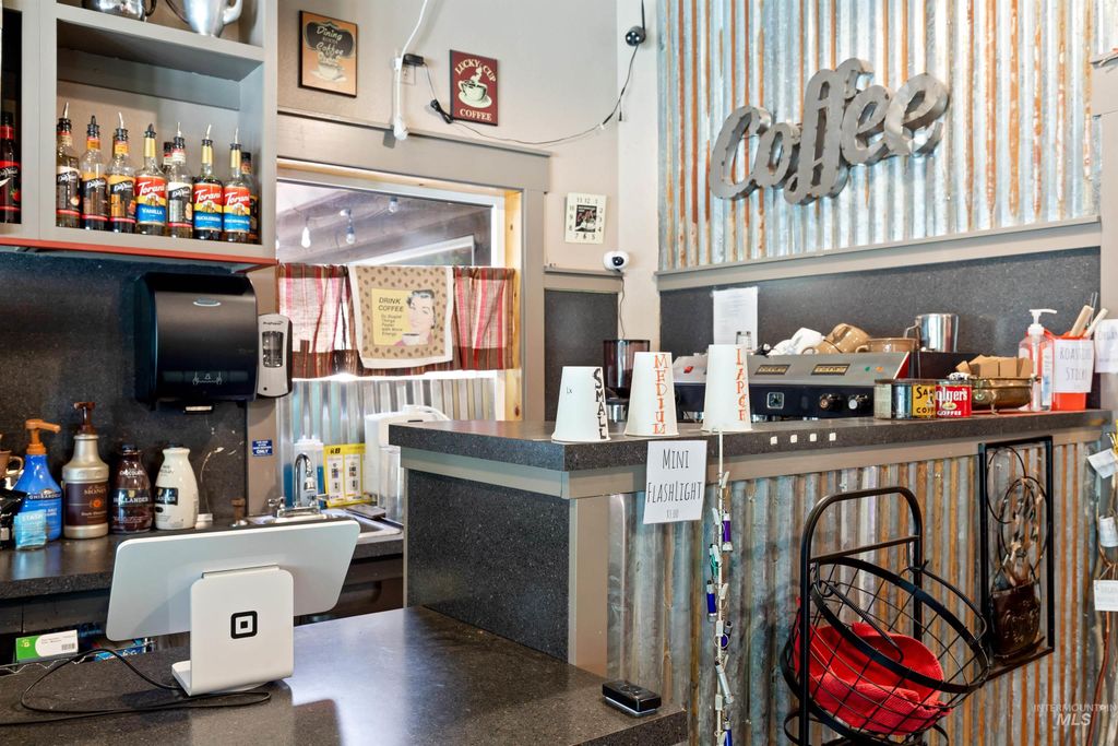 7234 Highway 21, Lowman, ID 83637 photo 8